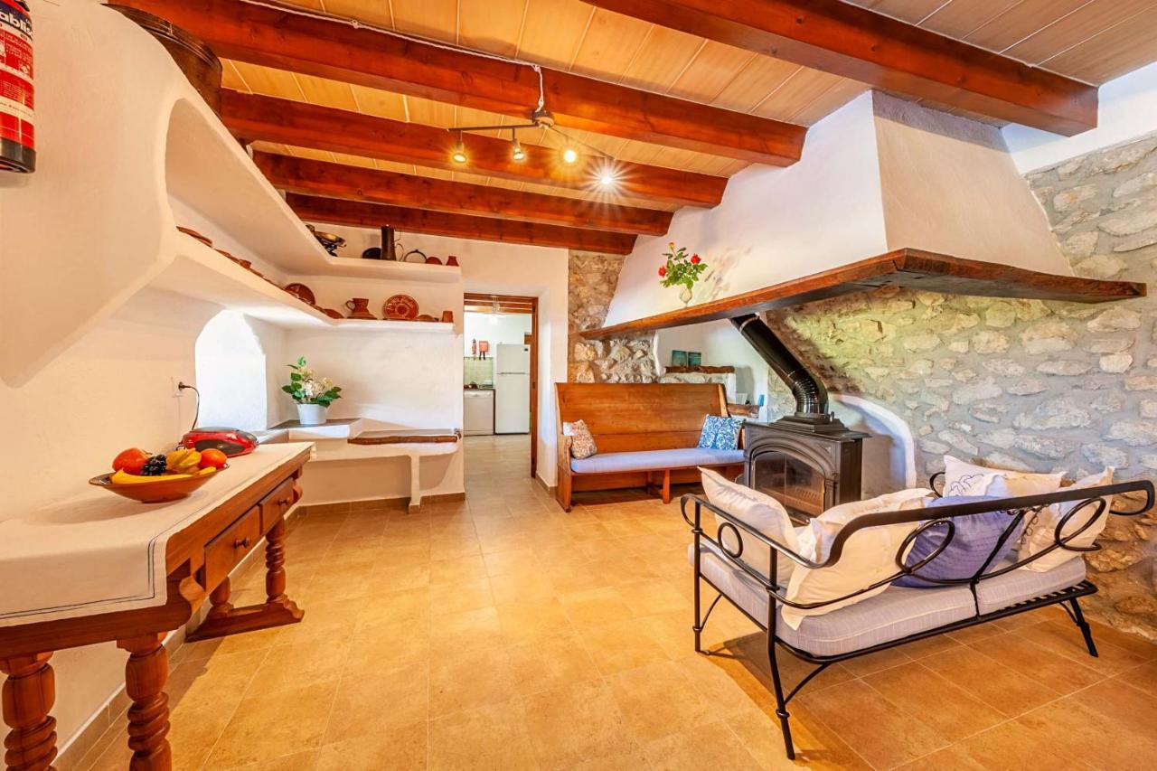 Villa Mala Garbo By Sealand Villas Pollenca Exterior photo